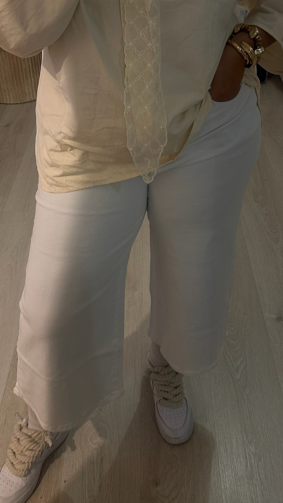 BERMUDA WHITE